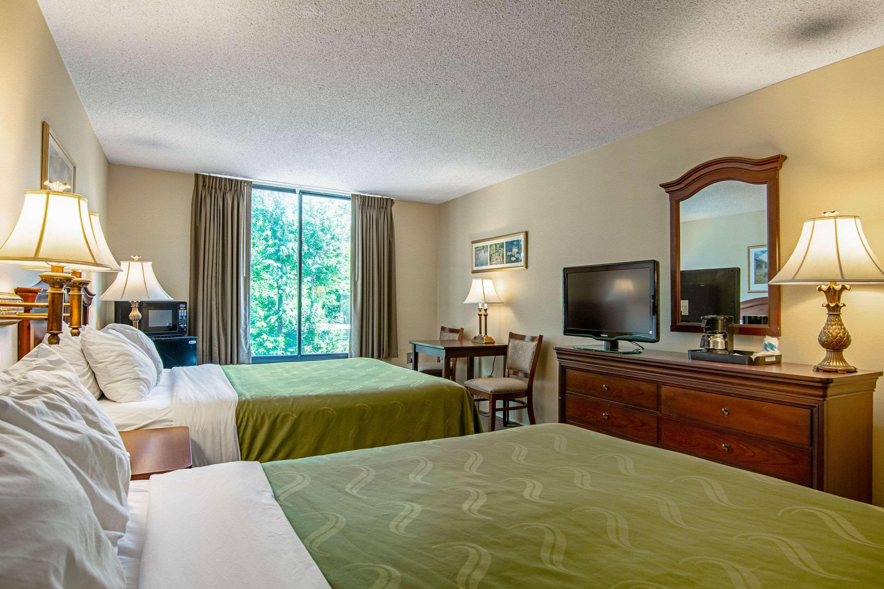 Quality Inn Portsmouth Bagian luar foto