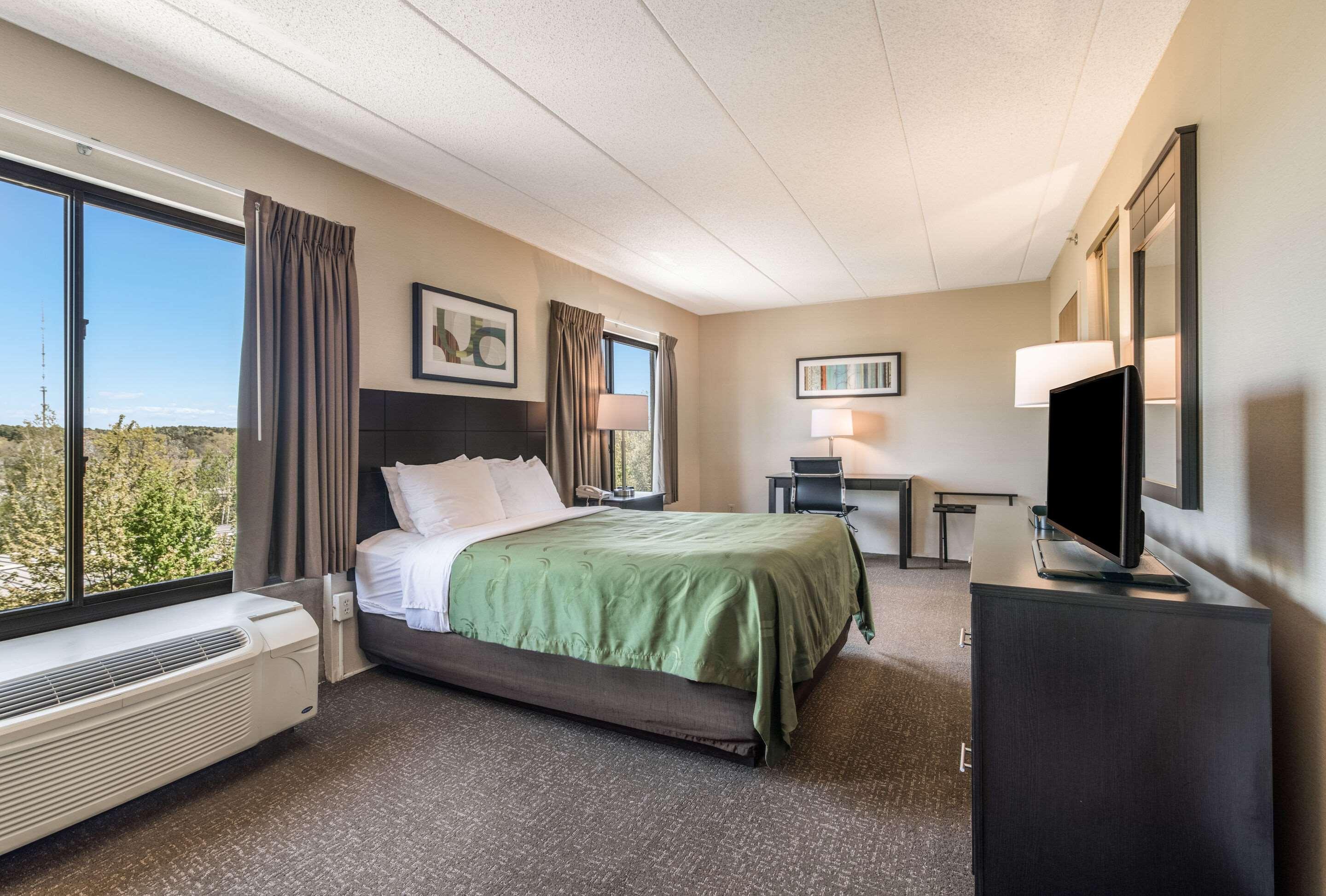 Quality Inn Portsmouth Bagian luar foto