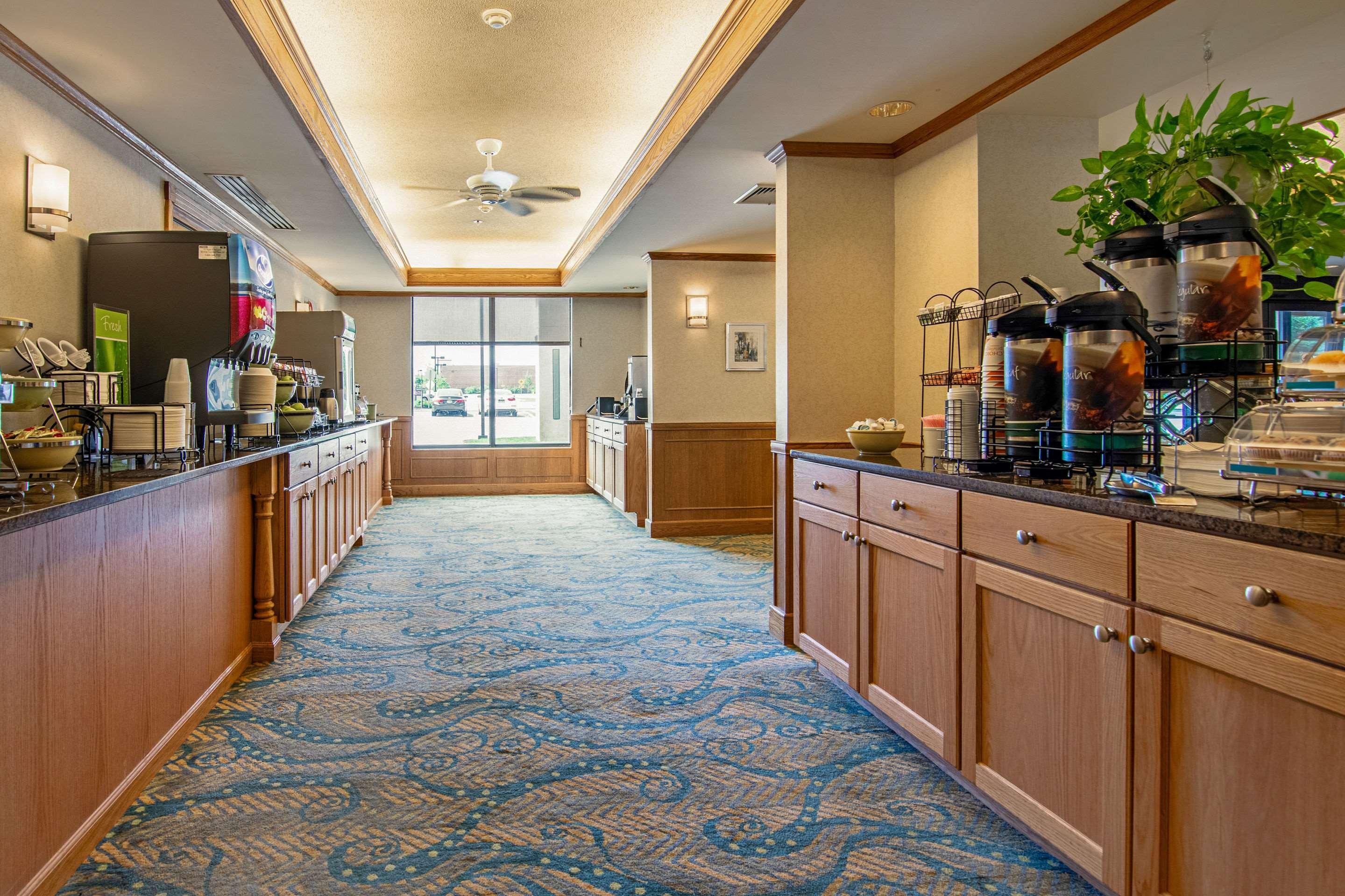 Quality Inn Portsmouth Bagian luar foto