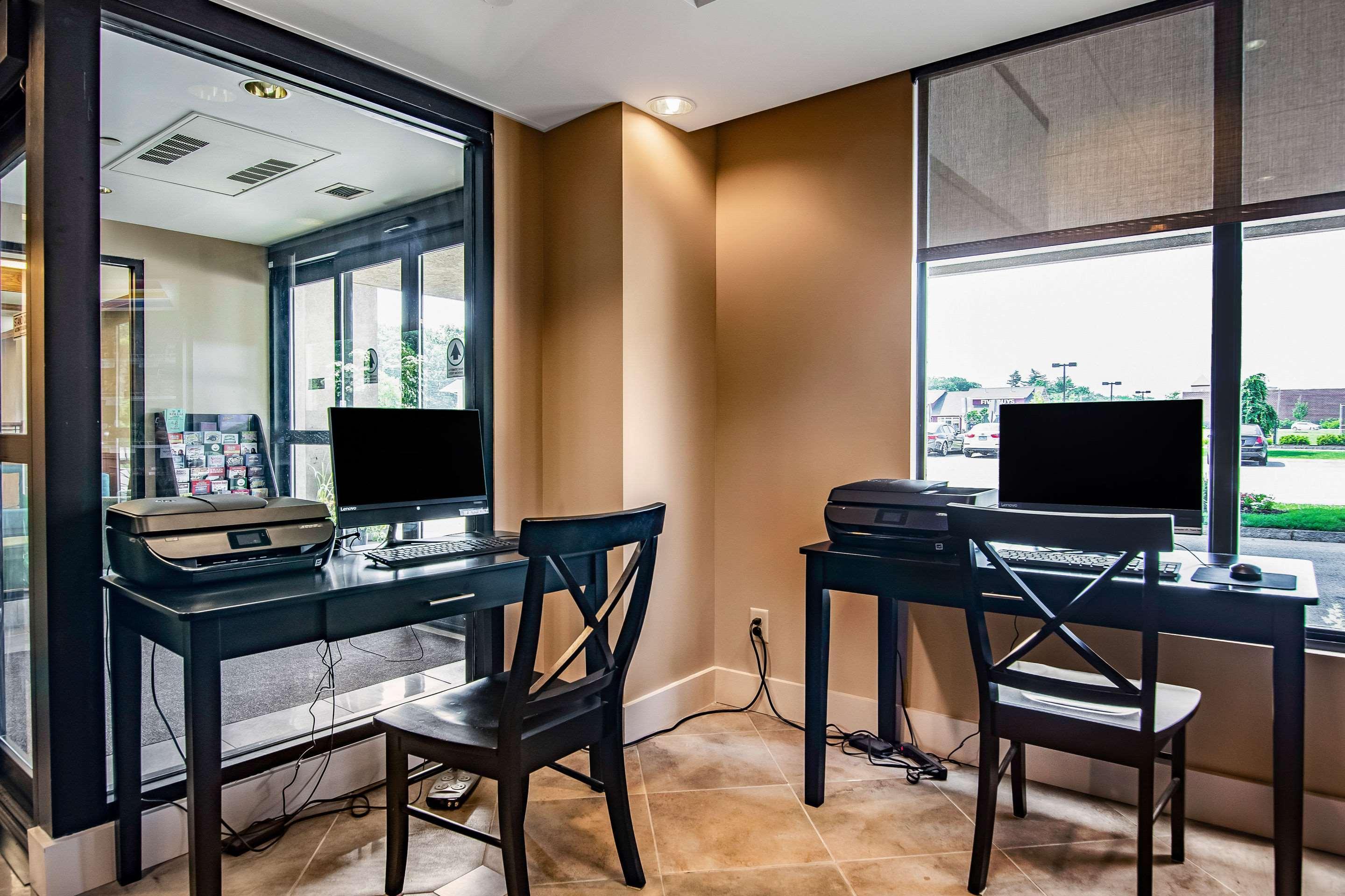 Quality Inn Portsmouth Bagian luar foto